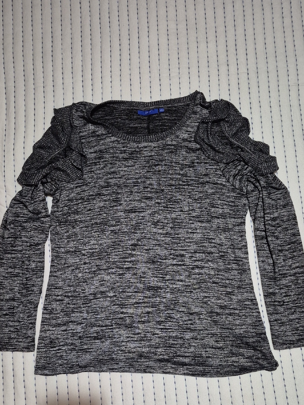 🌼Free w/purchase - Apt. 9 Gray Heather Ruffle Cold-Shoulder Long Sleeve Top